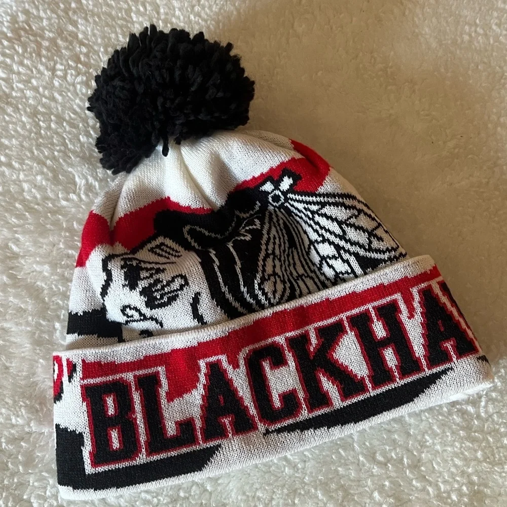 Reebok Blackhawks Pom Beanie - Red, Black, White
